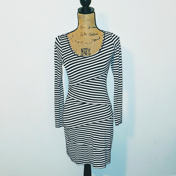 🔥SALE🔥Max Studio Body Con Dress - Picture 1 of 8